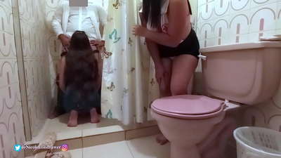 אחות מוצאת רופא מזוין מטופל בחדר האמבטיה של בית החולים / חלק 1 / ניקול לונדון / Chiquicandy